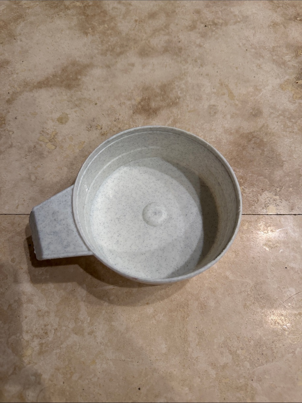 Dog feeder measuring cup